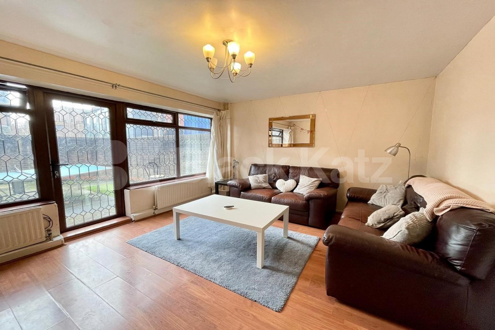 Mid-Century house prime SE1 location  Rothsay Street , London Bridge